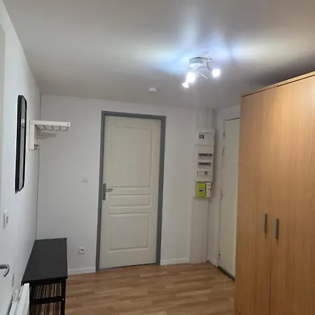 Apartment Rote Tür Terville